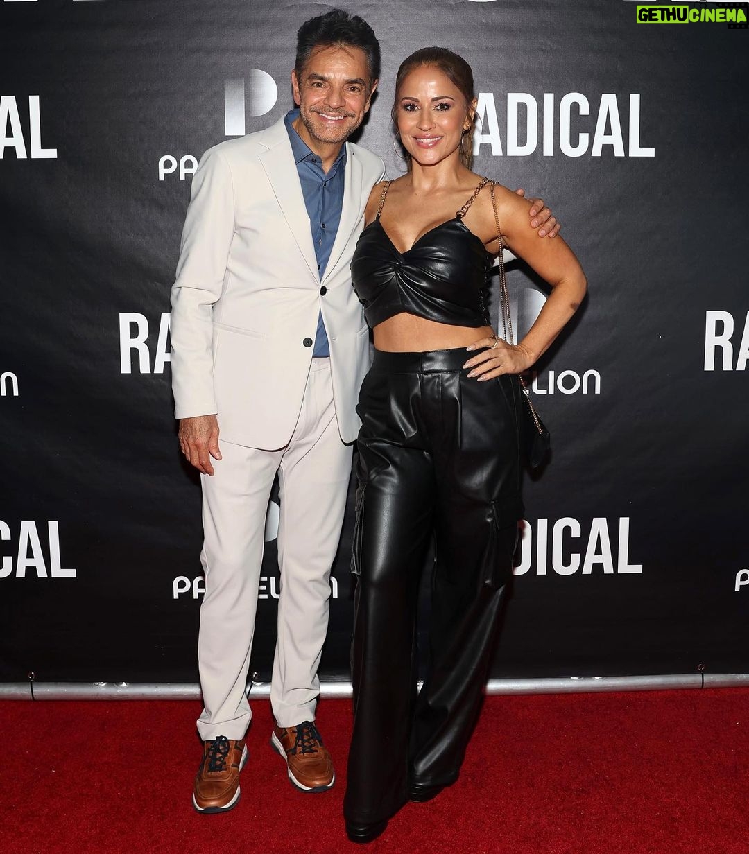 Eugenio Derbez Instagram - About last night. #screening @radicalthemovie πΏποΈ