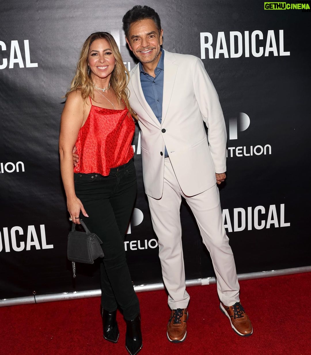 Eugenio Derbez Instagram - About last night. #screening @radicalthemovie πΏποΈ