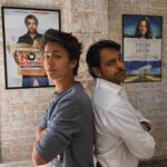 Eugenio Derbez Instagram - Por ahí dicen “nunca conozcas a tus héroes” y para mi suerte, yo creo que NO tienen razón. Tengo la fortuna de conocer a Eugenio desde hace muchos años, fue de las primeras personas que reconoció mi trabajo y me atrevería a decir que es uno de los motivos por los cuales sigo aquí. Desde que tengo memoria el ha sido un modelo a seguir para mí. Su comedia, su trayectoria, sencillez y sobre todo cómo ha podido romper cualquier obstáculo o limitante en su camino lo convirtieron en un ejemplo para mí. Hace unos días tuve la oportunidad de sentarme a platicar con el sobre la vida y escuchar en primera persona como ha navegado una de más carreras más impresionantes de este país. Desde afuera podría parecer que las puertas se la han abierto gracias a su apellido o enorme trayectoria… y no. Encima del gigantesco talento que tiene, hablemos de su determinación: Cual caballo en carrera, enfocado en sus objetivos e ignorando el ruido. Una disciplina como si su vida dependiera de ello. Y sin importar cuantos NO SE PUEDE se cruzaron en su camino, los tomó como gasolina para volar por encima de cualquier expectativa “realista” de esa gente que le dijo que no. Eugenio siempre ha sido uno de mis ídolos pero después de esta charla lo considero un mentor para todos aquellos que no creen en los límites. Un ejemplo vivo de que las reglas están para romperse. Un ejemplo vivo de chingarle y de “no hacer lo fácil”. Me quito el sombrero mil y un veces en frente de un ser humano como él. Que a pesar de que ya cumplió sus sueños, que a a pesar de que ya comprobó todo lo que necesitaba comprobar, que a pesar de poder haberse retirado, hoy sigue aquí lleno de pasión y una determinación más fuerte que nunca desafiando las posibilidades de lo que se puede y no puede hacer con su nuevo protagónico 100% dramático en su próxima película “Radical.” Eres un chingon @ederbez, agradecido de coincidir en esta vida contigo, maestro! Pueden escuchar esta charla en mi podcast “No Hagas Lo Facil” en @spotifymexico . Disponible en video, link en mi biografía. Las Reglas Están Para Romperse