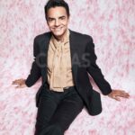 Eugenio Derbez Instagram - Gracias @carasmexico por la portada.