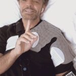 Eugenio Derbez Instagram - ¿Cómo es que un seguro médico te ayuda a cuidar tu salud y tu bolsillo? Queda un día para inscribirte. Visita seguroaca.com para más información #ad #obamacare #unitedhealthcare