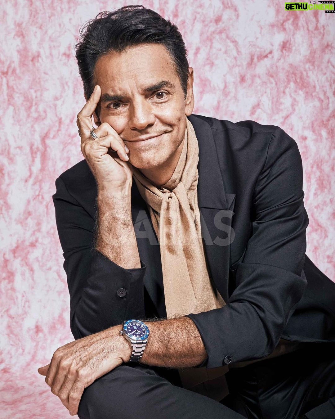 Eugenio Derbez Instagram - Gracias @carasmexico por la portada.