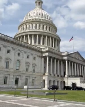 Eugenio Derbez Instagram - Since it's National Hispanic Heritage Month in the US, I travelled to Washington, D.C. to show the latino congressmen my newest film @radicalthemovie and engage in a reflection about education.

@kamalaharris @joebiden @participant 

Como en E.U.A. es el mes de la herencia hispana, viajé a Washington para presentarle a los congresistas latinos mi nueva película @radicalthemovie y reflexionar sobre el tema de la educación.