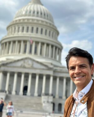 Eugenio Derbez Instagram - Since it's National Hispanic Heritage Month in the US, I travelled to Washington, D.C. to show the latino congressmen my newest film @radicalthemovie and engage in a reflection about education.

@kamalaharris @joebiden @participant 

Como en E.U.A. es el mes de la herencia hispana, viajé a Washington para presentarle a los congresistas latinos mi nueva película @radicalthemovie y reflexionar sobre el tema de la educación.