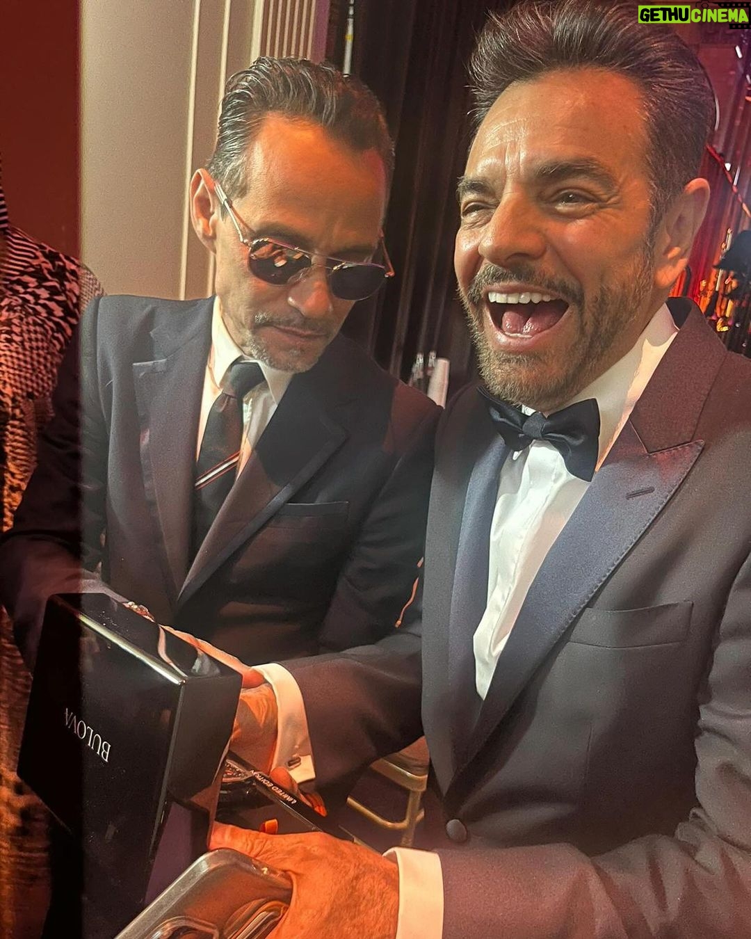 Eugenio Derbez Instagram - Such a great night. #photodump @maestrocares @marcanthony @ananavarrofl @queenlatifah New York City