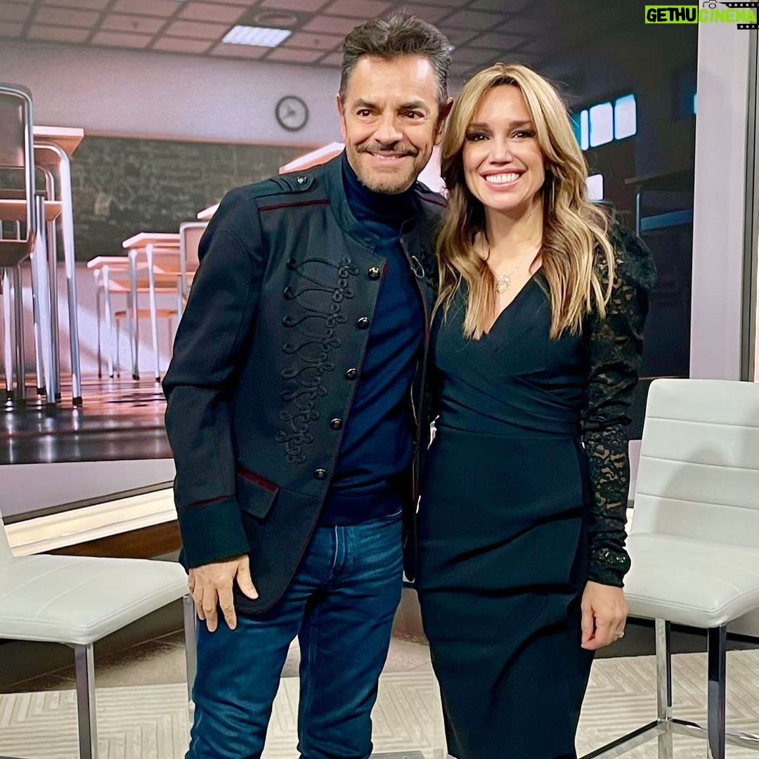 Eugenio Derbez Instagram - At the New York Live morning show. @sara_gore