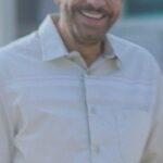 Eugenio Derbez Instagram - ¿Conoces a algún súper héroe de la vida real? / Do you know any real-life superheroes?