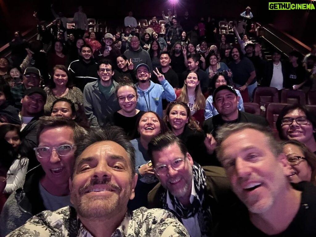 Eugenio Derbez Instagram - Surprising the audience into some movie theaters in NYC @radicalthemovie .