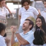 Eugenio Derbez Instagram - Astronomy, philosophy, and engineering became a gateway for these students to see the world differently. See their stories in Radical, now playing in theaters. #BeRadical Astronomía, filosofía, e ingeniería se convirtieron en un escape para que estos estudiantes vieran el mundo de diferente manera. Ve sus historias en RADICAL, ahora en cines. #SoyRadical