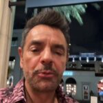 Eugenio Derbez Instagram - A punto de entrar a un cine a sorprender a la gente. I’m about to come into a movie theater to surprise the audience
