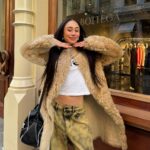Eva Marisol Gutowski Instagram - Alexa, play summer by Calvin Harris, but the distorted bass boosted version 😌🎧🔊