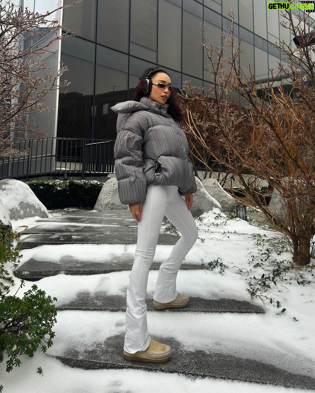 Eva Marisol Gutowski Instagram - Babe wake up new snow just dropped! 🥶🌨️ New York, New York