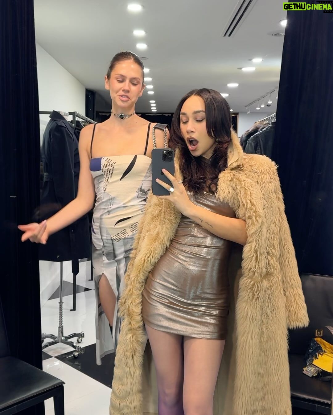 Eva Marisol Gutowski Instagram - Olav took these photos in his pajamas at 12 am last night while his eyes were half closed. Everyone say thank you to Olav 💀❤️ also peep my queen Martha Stewart at the end, she touched my shoulder accidentally and i won’t be showering this week due to this.
