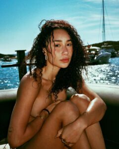 Eva Marisol Gutowski Instagram - I went to Sardinia and saw not a SINGLE sardine what’s up with that 🤨🐟 La Maddalena - Sardegna