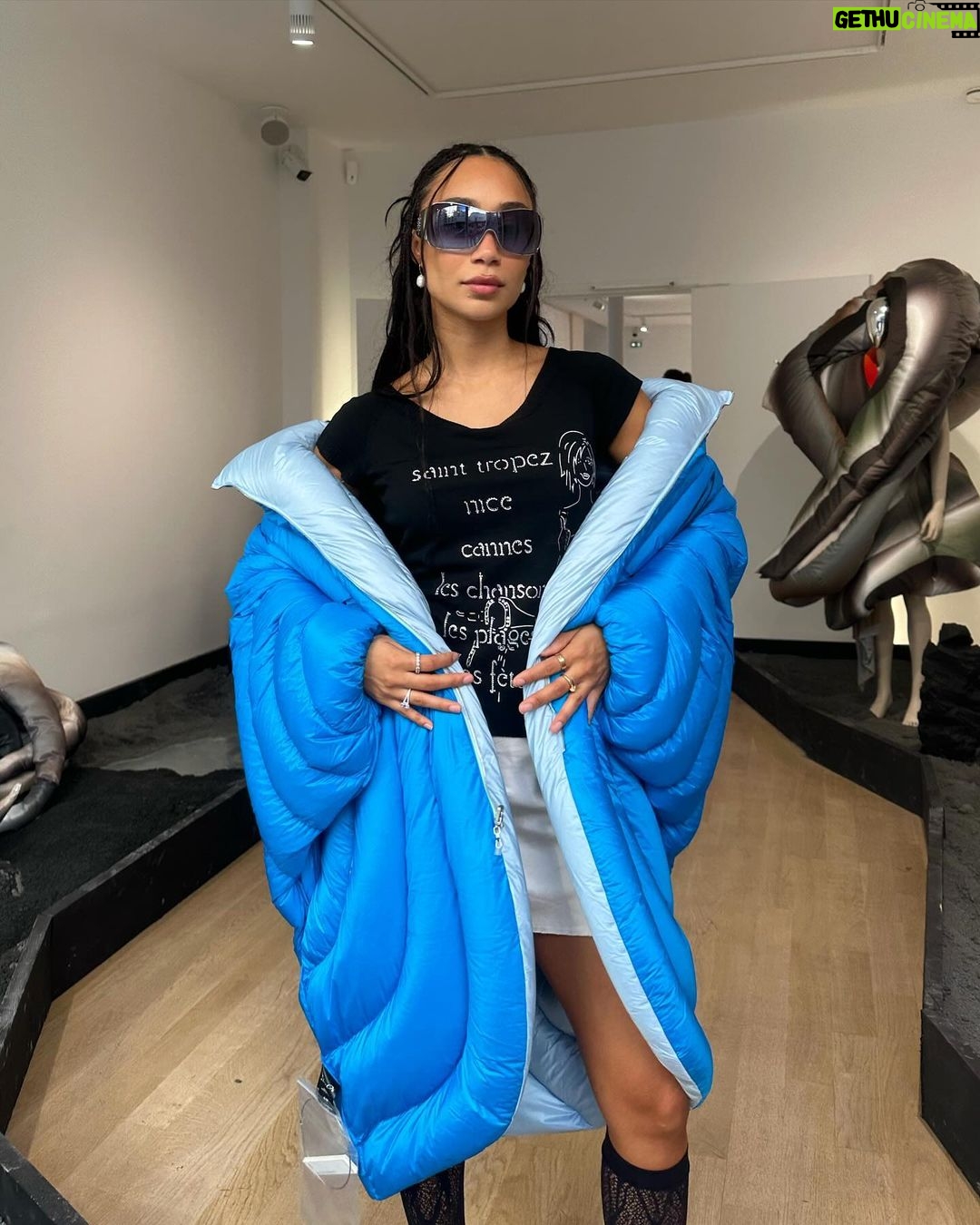 Eva Marisol Gutowski Instagram - Just left the mylifeaseva board meeting, Q3 is ending on an upward trend 📈🕴️