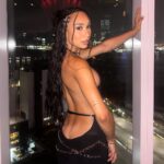 Eva Marisol Gutowski Instagram - This is the only time you’ll ever see me use my butt crack as an accessory 😶‍🌫️