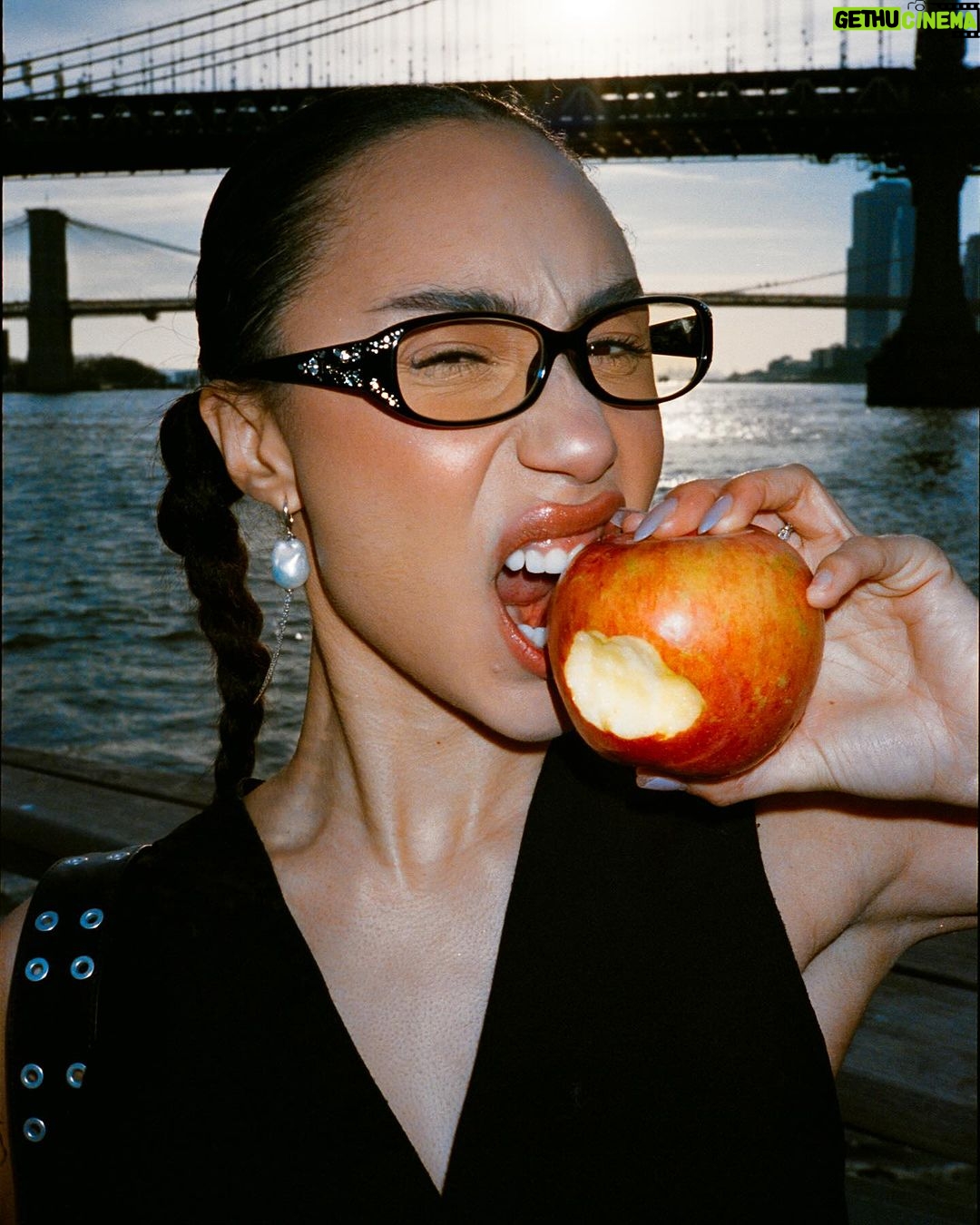Eva Marisol Gutowski Instagram - Concrete jungle wet dream tomato 🍅 me on film in essentially my backyard. New York, New York