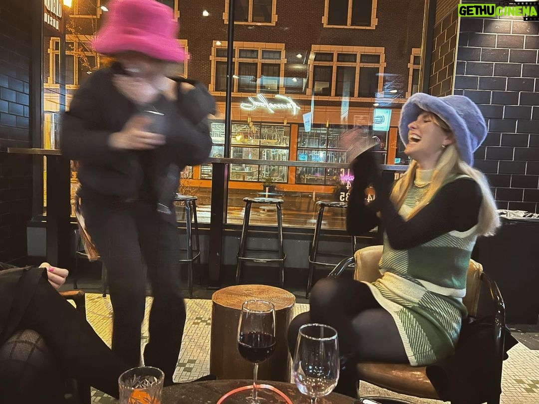 Eva Noblezada Instagram - 🍂🧛🏼♀️🌝🖤 the perfect halloweekend. Reeve and I were Mina and Jonathan Harker 🥹 Kentucky