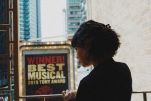 Eva Noblezada Instagram - I’m gonna hold you forever @hadestown 🌹
See you at the Walter Kerr until August 13th 🕯️

📸: @areonmo