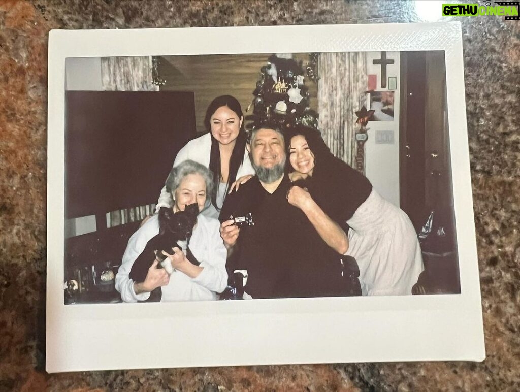 Eva Noblezada Instagram - Love. Family. Nature. Carne Asada fries. Amen! Happy New Year everyone 🥰 I am in heaven being back in my home state 🌞 **apologies the fries are not pictured but not sorry San Diego, California