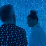 Evaluna Montaner Instagram – Este viaje a Japón me tenía muy nerviosa por varias razones… el vuelo tan largo con Indi (aunque ella es una campeona y viaja muuuy bien), el cambio de horario tan heavy, las caminatas largas con Indi encima, etc.
Pero todos mis miedos se me olvidaron cuando me encontré con este país tan fascinante. WOW.
Su cultura, sus paisajes, la calidad humana. El sentido de la reverencia y el servicio que tiene la gente definitivamente es algo que yo quiero que se siembre en el corazón de mi hija.
Estoy agradecida con Dios por el hecho de que nuestras canciones nos hayan traído hasta acá, a la locura de estar cantando en frente de miles de personas taaaan lejos de casa. 
Eso. 
Los amo. 
Bai ✌🏼