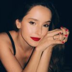 Evaluna Montaner Instagram – Qué es lo que buscan en un labial? 
Yo amo que mi favorito de @cyzone_oficial dura tooodoo el día.