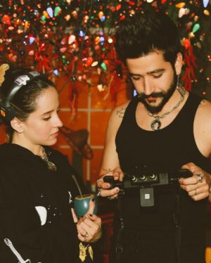 Evaluna Montaner Instagram - Mi esposo mío. El papá de mi hija. Mi mejor amigo!! Estás cumpliendo años y no sé qué te puedo decir que sea suficiente para que sepas lo que siento por ti. Simplemente te diré que es un privilegio amarte y ser amada por ti. Es un privilegio poder compartir este día contigo otra vez. Primer cumple donde te despierta la palabra “papá” y eso es un sueño hecho realidad para mí. Te amo cada día más. Feliz cumple maibeibi🤎
(Tribu, de nada por la ultima foto)