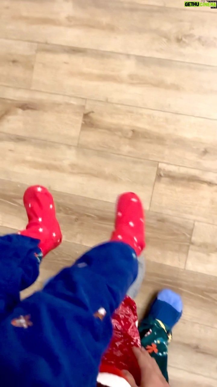 Evaluna Montaner Instagram - Primera navidad con 6 medias 🎄