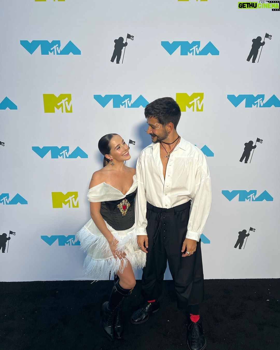Evaluna Montaner Instagram - Con mi date en los @vmas ❤️🔥