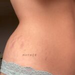 Evaluna Montaner Instagram - Este año definitivamente será uno que recordaré para siempre. Todo lo que fue no cabe en un solo post. Dios me dio el privilegio de ser la mamá de Índigo. Parí en casa como lo soñé sin anestesia y con Camilo y mi familia respirando y viviendo cada contracción conmigo. Después de parir me enojé con mi cuerpo por verse tan diferente. Hasta que lo volví a amar y le agradezco por todo lo que es capaz de hacer. Cumplí 25 años y estoy donde quiero estar. Me enamoré más de mi mamá y de nuestra relación. Nació Apolo Nació Sebastián Nació Juana Y nació Fe. Me tatué con mi @paumacher Nos fuimos de gira. Les compartí Refugio que es una canción que amo eternamente. Argentina ganó el mundial. 🇦🇷😭 Lanzamos @thehouseproject Salió Los Montaner. (Sueño de @montaner de toda la vida) Me nominaron a los Latin Grammy con el amor de mi vida! Sigo logrando amamantar a Indi y ya van casi 9 meses que también es un sueño cumplido. Me volví más y más loca por mi esposo. Me sentí más cerca de mi familia y amigos. Me leí 12 libros desde agosto hasta hoy (más de lo que había leído en toda mi vida). Índigo aprendió a decir Mamá, Papá, tres, teta, bebé, hola y bye bye. Aprendió a gatear y ama aplaudir y sonreír. Volví a sorprenderme con los detalles chiquititos de Dios. Y me emociona terminar el año en casa, cerca de la gente que amo. Esperando empezar el 2023 con retos nuevos, más viajes, más descanso, más conciertos, más familia, más recetas, más carcajadas, más DIOS en mi vida, y más amor de Él para compartir con todos. Feliz año familia linda. Prometo que estoy presente siempre. Los amo 🤎