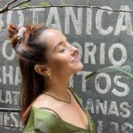 Evaluna Montaner Instagram - Me pinté el pelo del color de mis ojos en Buenos Aires. 🪴