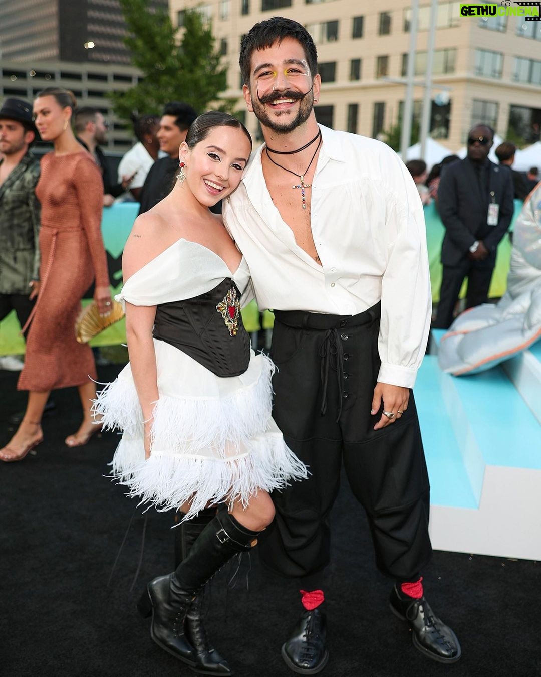 Evaluna Montaner Instagram - Con mi date en los @vmas ❤️🔥