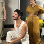Evaluna Montaner Instagram - El año pasado LA TRIBU estaba en este lugar, con máscaras, sentados y con distanciamiento... imaginando cómo sería cuando pudiéramos vivirlo saltando y gritando con libertad! Y anoche pudimos vivirlo! No cabía un alfiler, y no solo porque estuviéramos sold out, sino porque la energía de ustedes llenaba cada esquinita del Wizink! Definitivamente no tengo memoria fotográfica, pero alucino con la idea de que creo que me acuerdo de todas sus caras de anoche! GRACIAS MADRID!!! ☁️☁️☁️ Nos vemos AQUÍ MISMO, en el Wizink este 27 de Julio!!! Madrid, Spain