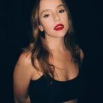Evaluna Montaner Instagram – Qué es lo que buscan en un labial? 
Yo amo que mi favorito de @cyzone_oficial dura tooodoo el día.
