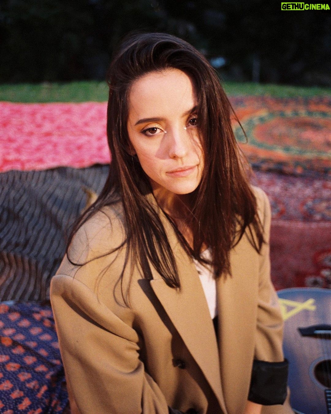 Evaluna Montaner Instagram - 24. Uf. A los 23 viví momentos que formaron a la mujer que amo que soy hoy. Me reí, lloré, me equivoqué, aprendí, me volví a reír, me reintegré, me reconstruí, y me volví a enamorar de mí y de esta vida que Dios escogió para mí. Estoy emocionada por lo que viene y estoy orgullosa de cómo llegué hasta aquí. Gracias familia por acompañarme paso a paso. Gracias Dios por agarrarme de la mano. Gracias @camilo por caminar conmigo y ser el reflejo más grande de la Luz del dueño de todas las luces. Te amo. Seguimos pa’lante como el 🐘. Los amo. Este año será increíble! ⚡️🐝🌙