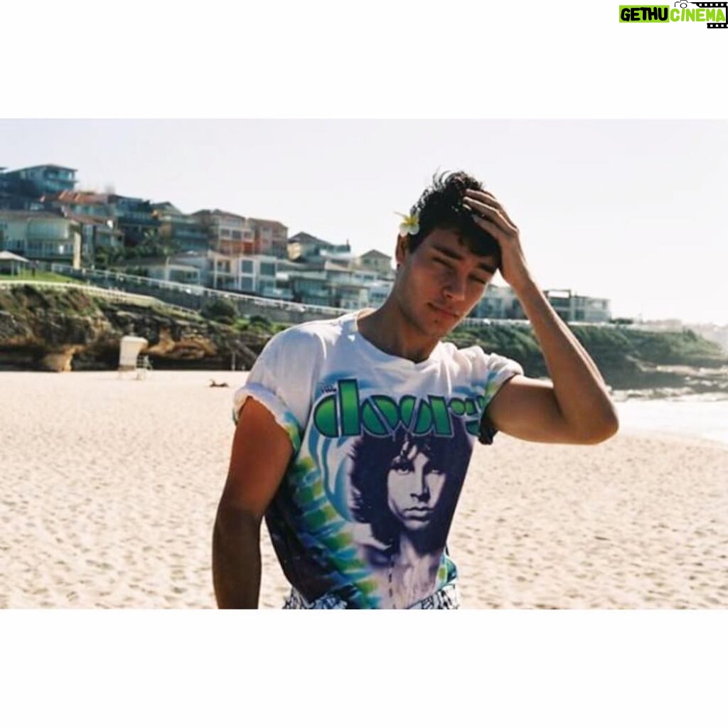 Evan Evagora Instagram - Semi-charmed life #islandboy #imnotasianmatt #mrmojorisin #areyoueatingthough Bronte, New South Wales, Australia