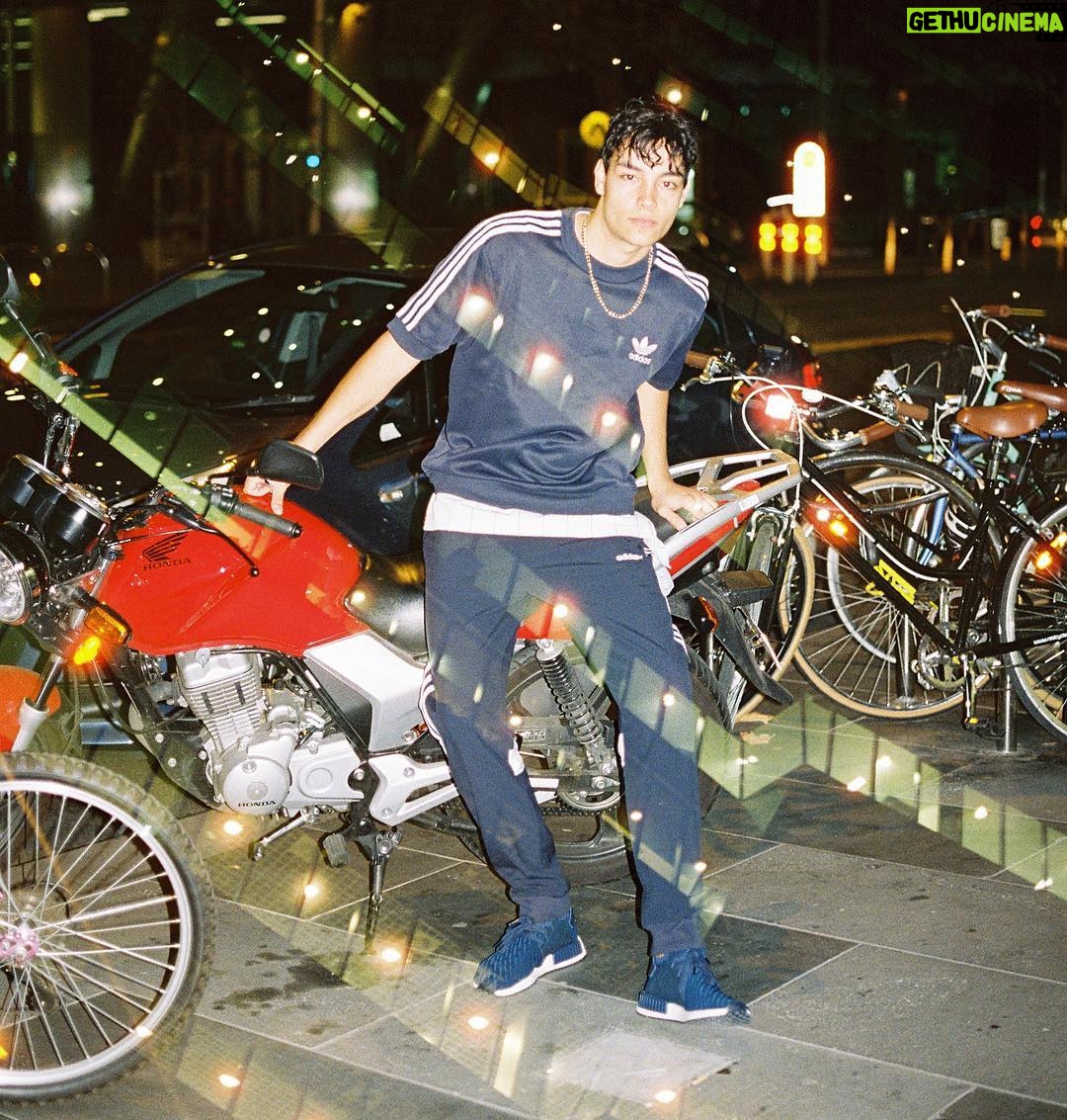 Evan Evagora Instagram - I have a problem with spending before I get it! Easy riding with @james.pdf #modelseatlettuce #evanevagora #areyoueatingthough #model #malemodel #adidas #photo Melbourne, Victoria, Australia