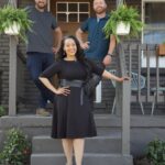 Evan Thomas Instagram - Who’s ready for some new #bargainblock?! Tonight I surprise Keith with something special and he dedicates a house to yours truly…in the most Keith way possible 🤨 😂 TONIGHT at 9/8c on @hgtv. Detroit, Michigan