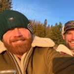 Evan Thomas Instagram - Merry Christmas! It’s been another wild, busy year, but it’s nice to wind down in quiet northern Michigan. Time to open some gifts and get cooking 😍. Hope everyone has a lovely day! What’s your go to Christmas meal? 🤔 Beaver Island