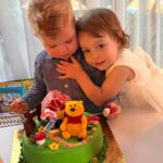 Evelin Kostova Instagram - Тази седмица беше така... ❤️🍬🧚🥳 А следващата... 27.09 - Басейнът 28.09 - Урок по български 29.09 - Черна комедия 30.09 - Арсеник и стари дантели Всичко това в @armytheatre Заповядайте 😜
