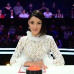 Evelin Kostova Instagram - Хорааа, започва ! Тази вечер от 20:00! @talant.btv @official.btv Настанете се удобно, щото в един момент всичките ви зъби ще бъдат на показ, като на втората снимка 😂😂😂