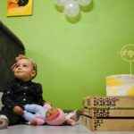 Evelin Kostova Instagram - "Най-красивото и най-чаканото" Година по-късно ще добавя най-смешната и най-усмихнатата! Ивайла е най-хубавото нещо, което някога ми се е случвало! Благодаря ти за приключението, мое мило дете (щото вече не е бебе 😭😂)! Честит рожден ден!