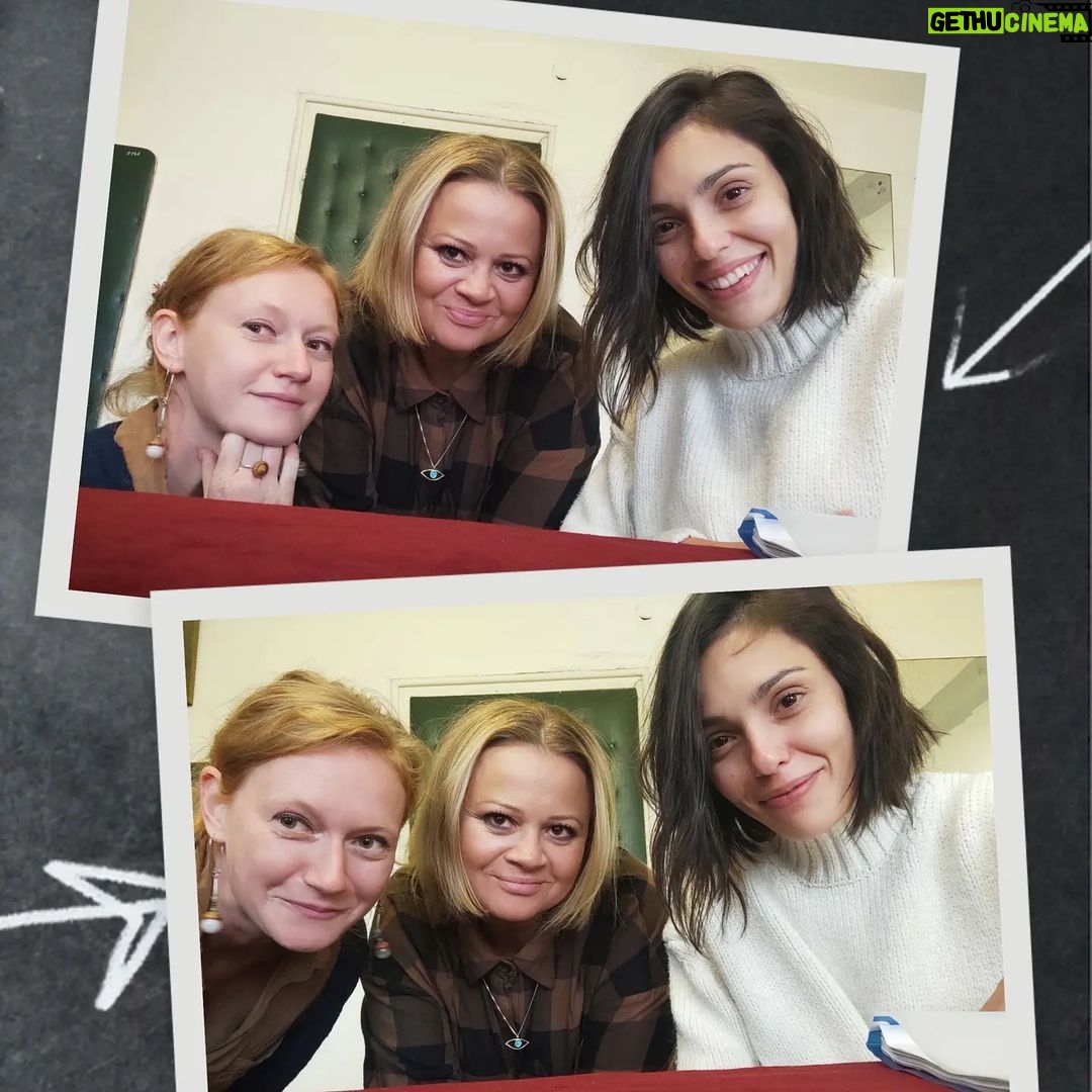 Evelin Kostova Instagram - Вчера започнахме репетиции в @armytheatre с @lizashopova !Ще бъде весело, вълнуващо и много женствено! #стъпкапостъпка #поженски