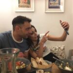 Evelin Kostova Instagram - Влизам в новото ниво с много мечти, малко планове и с верни приятели! Миналите 10 бяха супер, пожелавам си следващите 10 да са също такива (може и ×2) ;) Много момичета, много нещо 😅🙄