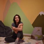 Evelin Kostova Instagram - Ивайла има нова стая, аз и нарисувах планини и така исках да се снимаме заедно, но ... you can't always get what you want 😂