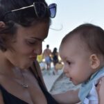 Evelin Kostova Instagram - Първата снимка Ивчето: Как искам да ти бръкна в окото с тази солета... Втората снимка Аз : Как искам да ти изям малкото сладко носле... #august#summertime 🌅
