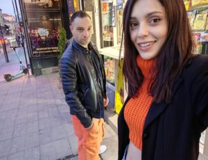 Evelin Kostova Instagram - Мне, няма да ходим в биад!
На театър бяхме и беше много хубаво!!! 🧡