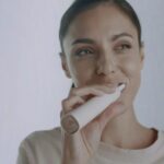 Evelin Kostova Instagram - Имах удоволствието да изпробвам четката за зъби Philips Sonicare 9900 Prestige ☺️ Благодаря за поканата! Срещата с това бижу, което вече имам и у дома, беше вълнуваща и забавна 😃 Защо? Вижте в профила на @PhilipsBG – видео с най най-първото ми впечатление след като я използвах.