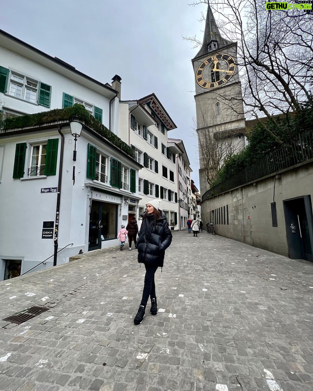 Fahriye Evcen Instagram - ✨🗝️ Kunsthaus Zürich
