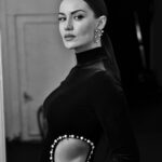 Fahriye Evcen Instagram - Dump at its finest ✌🏻🍄🐇